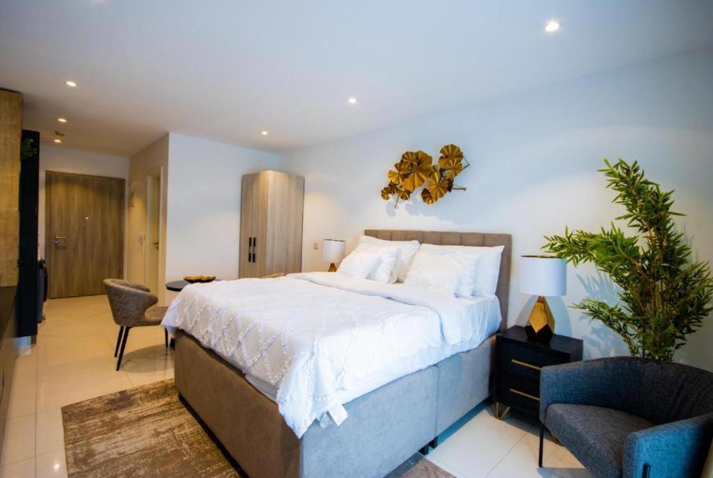 Splendid Apartments @ The Lennox Accra Esterno foto